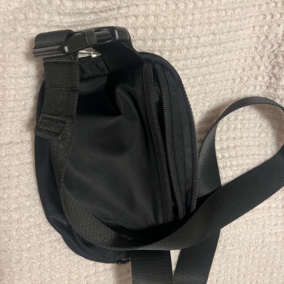 lululemon athletica Black Nylon Crossbody Sling - Picture 5 of 6